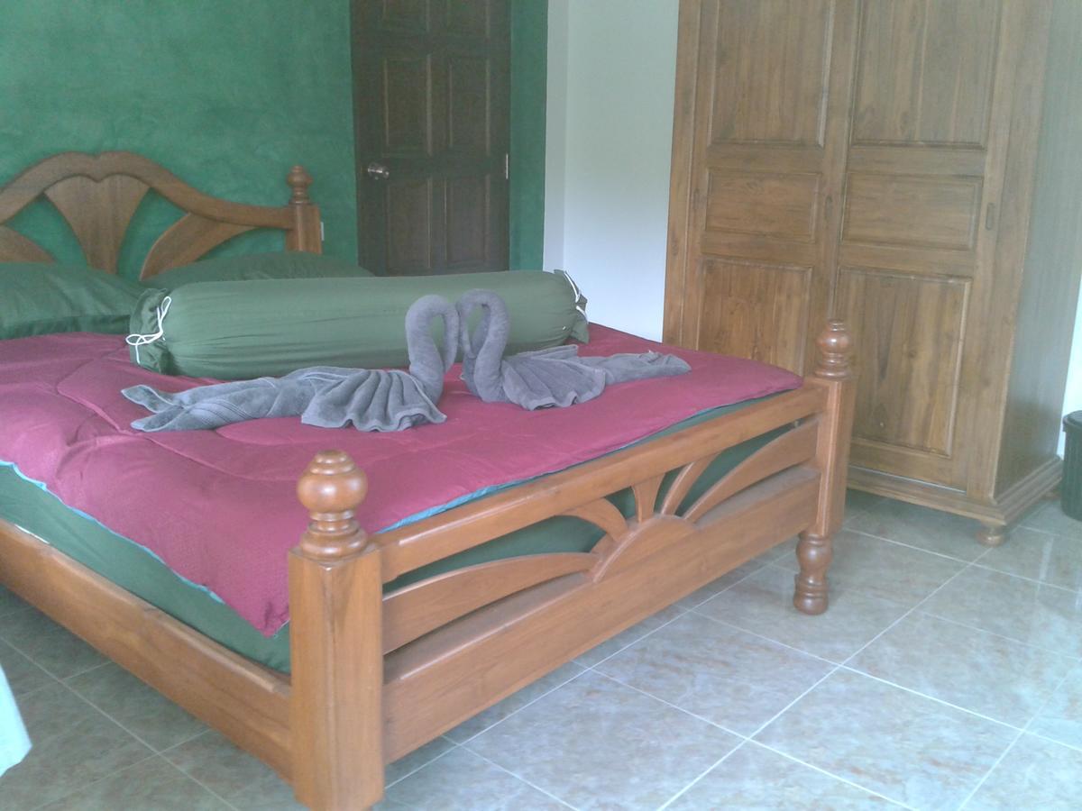 Nananuira Apartment And Room Khao Lak Dış mekan fotoğraf